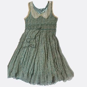 Vintage Sleeveless Dress 🌿